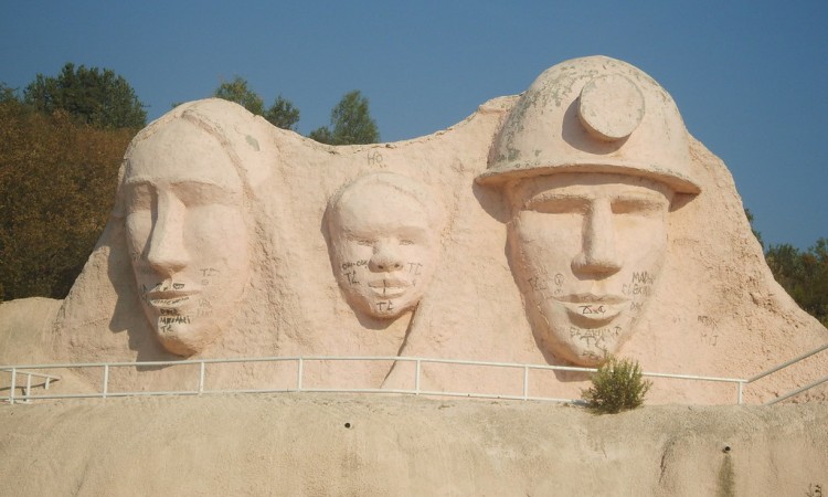 Rompecabezas - Monumento a la Familia Minera