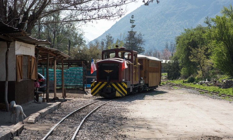Rompecabezas - Construcciones existentes a lo largo del trazado del ex ferrocarril de Puente Alto a El Volcán